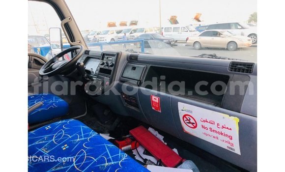 Hividy Mitsubishi Carisma fotsy Car in Import - Dubai in Diana Hividy Mitsubishi Carisma fotsy Car in Import - Dubai in Diana