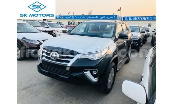 Acheter Import Voiture Toyota Fortuner Noir à Import - Dubai, Diana
