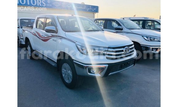 Hividy Toyota Hilux fotsy Car in Import - Dubai in Diana Hividy Toyota Hilux fotsy Car in Import - Dubai in Diana