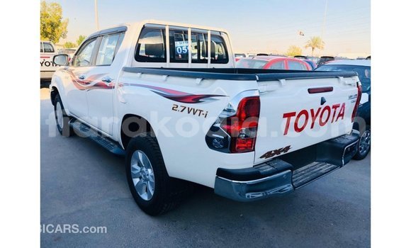 Hividy Toyota Hilux fotsy Car in Import - Dubai in Diana Hividy Toyota Hilux fotsy Car in Import - Dubai in Diana