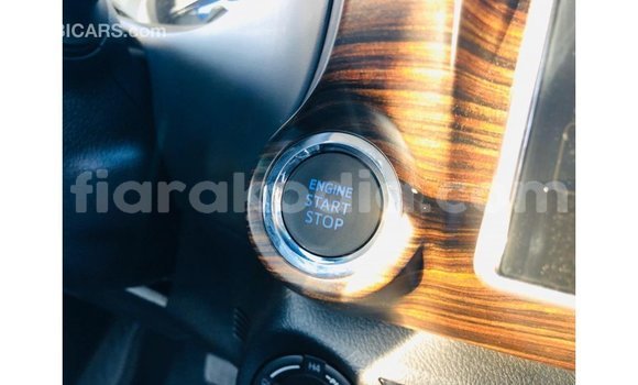 Hividy Toyota Hilux fotsy Car in Import - Dubai in Diana Hividy Toyota Hilux fotsy Car in Import - Dubai in Diana