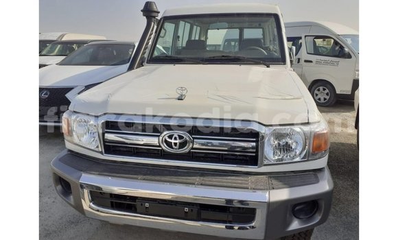 Buy Import Toyota Land Cruiser White Car in Import - Dubai in Diana Buy Import Toyota Land Cruiser White Car in Import - Dubai in Diana