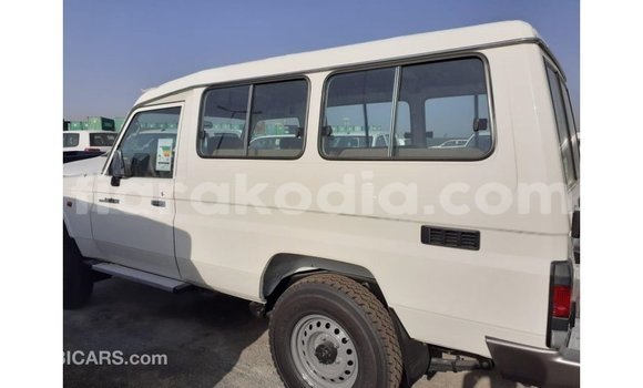 Buy Import Toyota Land Cruiser White Car in Import - Dubai in Diana Buy Import Toyota Land Cruiser White Car in Import - Dubai in Diana