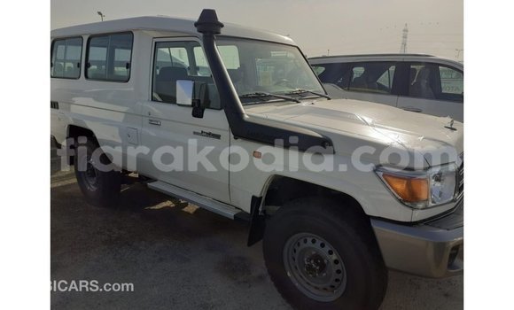 Buy Import Toyota Land Cruiser White Car in Import - Dubai in Diana Buy Import Toyota Land Cruiser White Car in Import - Dubai in Diana