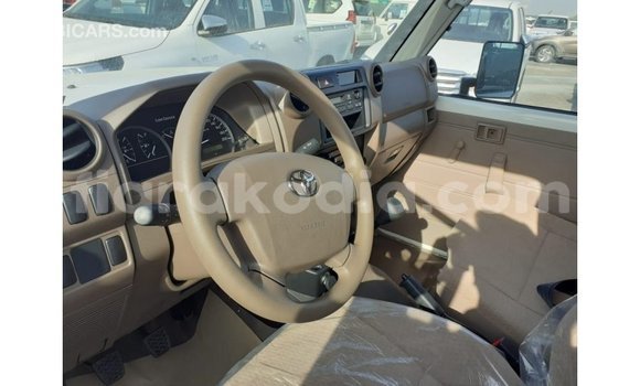 Buy Import Toyota Land Cruiser White Car in Import - Dubai in Diana Buy Import Toyota Land Cruiser White Car in Import - Dubai in Diana