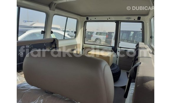 Buy Import Toyota Land Cruiser White Car in Import - Dubai in Diana Buy Import Toyota Land Cruiser White Car in Import - Dubai in Diana