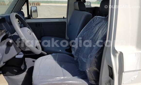 Buy Import Toyota Land Cruiser White Car in Import - Dubai in Diana Buy Import Toyota Land Cruiser White Car in Import - Dubai in Diana