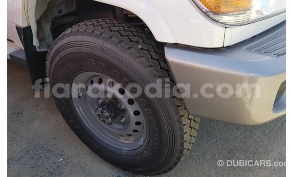 Buy Import Toyota Land Cruiser White Car in Import - Dubai in Diana Buy Import Toyota Land Cruiser White Car in Import - Dubai in Diana