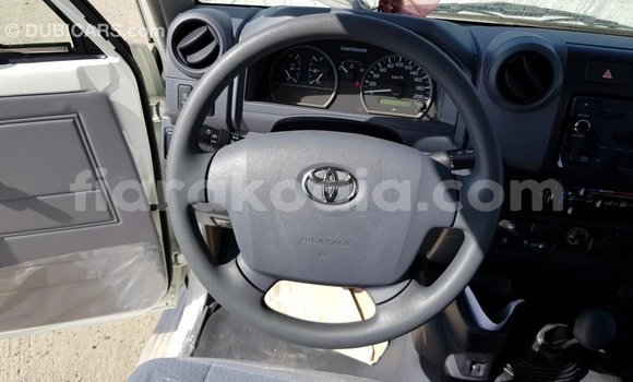 Buy Import Toyota Land Cruiser White Car in Import - Dubai in Diana Buy Import Toyota Land Cruiser White Car in Import - Dubai in Diana
