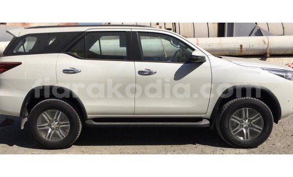 Buy Import Toyota Fortuner White Car in Import - Dubai in Diana Buy Import Toyota Fortuner White Car in Import - Dubai in Diana