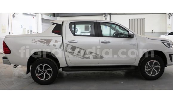Buy Import Toyota Hilux White Car in Import - Dubai in Diana Buy Import Toyota Hilux White Car in Import - Dubai in Diana