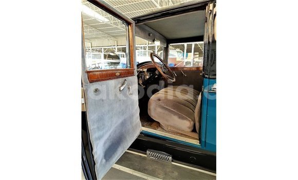 Hividy Buick Electra Blue Car in Import - Dubai in Diana Hividy Buick Electra Blue Car in Import - Dubai in Diana