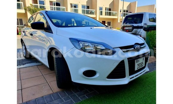 Acheter Import Voiture Ford Focus Blanc à Import - Dubai, Diana