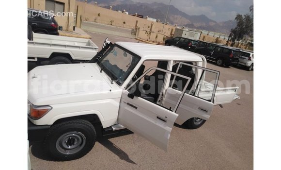 Buy Import Toyota Land Cruiser White Car in Import - Dubai in Diana Buy Import Toyota Land Cruiser White Car in Import - Dubai in Diana