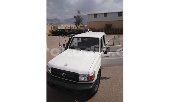 Buy Import Toyota Land Cruiser White Car in Import - Dubai in Diana Buy Import Toyota Land Cruiser White Car in Import - Dubai in Diana