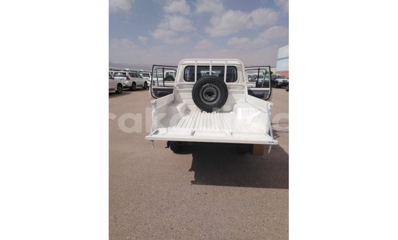 Buy Import Toyota Land Cruiser White Car in Import - Dubai in Diana Buy Import Toyota Land Cruiser White Car in Import - Dubai in Diana