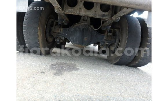 Acheter Import Voiture Nissan 350Z Bleu à Import - Dubai, Diana Acheter Import Voiture Nissan 350Z Bleu à Import - Dubai, Diana