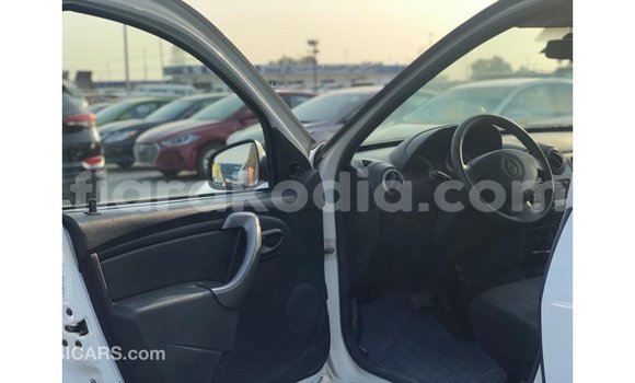 Hividy Renault Duster fotsy Car in Import - Dubai in Diana Hividy Renault Duster fotsy Car in Import - Dubai in Diana
