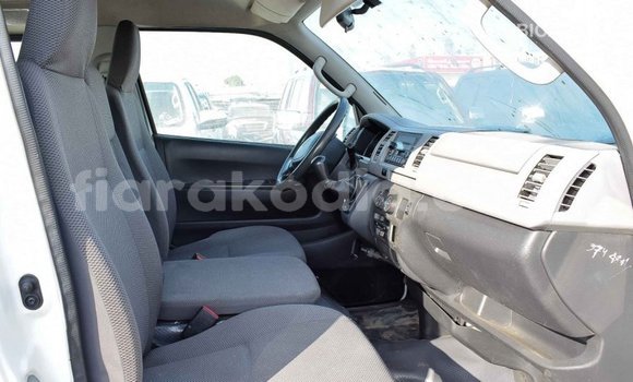 Hividy Toyota Hiace fotsy Car in Import - Dubai in Diana Hividy Toyota Hiace fotsy Car in Import - Dubai in Diana