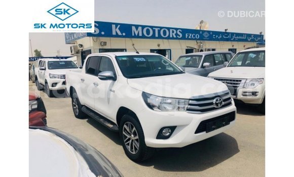 Acheter Import Voiture Toyota Hilux Blanc à Import - Dubai, Diana Acheter Import Voiture Toyota Hilux Blanc à Import - Dubai, Diana