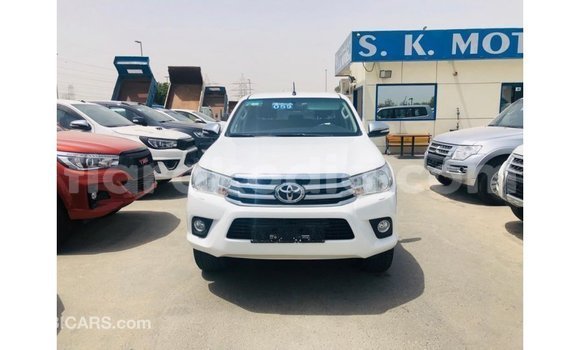 Acheter Import Voiture Toyota Hilux Blanc à Import - Dubai, Diana Acheter Import Voiture Toyota Hilux Blanc à Import - Dubai, Diana