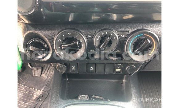 Acheter Import Voiture Toyota Hilux Blanc à Import - Dubai, Diana Acheter Import Voiture Toyota Hilux Blanc à Import - Dubai, Diana