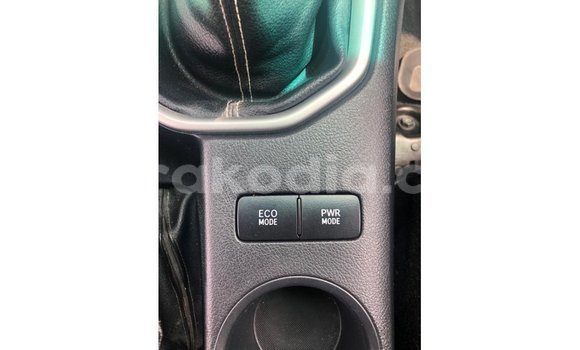 Acheter Import Voiture Toyota Hilux Blanc à Import - Dubai, Diana Acheter Import Voiture Toyota Hilux Blanc à Import - Dubai, Diana