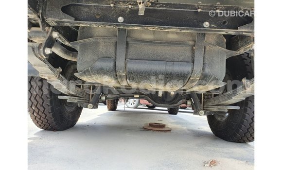 Acheter Import Voiture Toyota Land Cruiser Blanc à Import - Dubai, Diana Acheter Import Voiture Toyota Land Cruiser Blanc à Import - Dubai, Diana