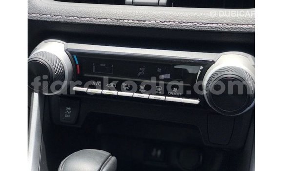 Acheter Import Utilitaire Toyota HiAce Blanc à Import - Dubai, Diana Acheter Import Utilitaire Toyota HiAce Blanc à Import - Dubai, Diana