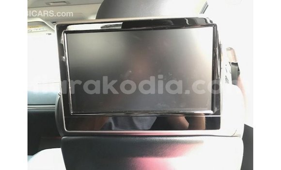 Acheter Import Voiture Toyota Land Cruiser Blanc à Import - Dubai, Diana Acheter Import Voiture Toyota Land Cruiser Blanc à Import - Dubai, Diana