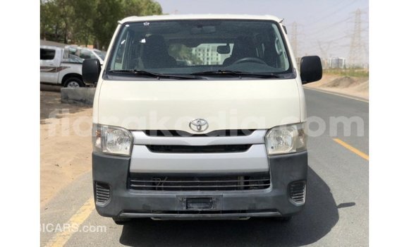 Hividy Toyota Hiace fotsy Car in Import - Dubai in Diana Hividy Toyota Hiace fotsy Car in Import - Dubai in Diana