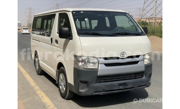 Hividy Toyota Hiace fotsy Car in Import - Dubai in Diana Hividy Toyota Hiace fotsy Car in Import - Dubai in Diana