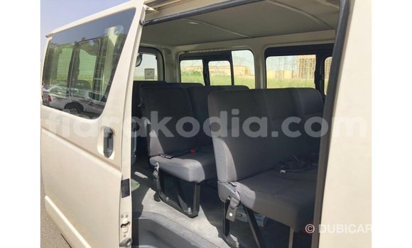 Hividy Toyota Hiace fotsy Car in Import - Dubai in Diana Hividy Toyota Hiace fotsy Car in Import - Dubai in Diana