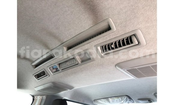 Hividy Toyota Hiace fotsy Car in Import - Dubai in Diana Hividy Toyota Hiace fotsy Car in Import - Dubai in Diana