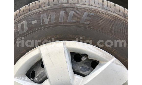 Hividy Toyota Hiace fotsy Car in Import - Dubai in Diana Hividy Toyota Hiace fotsy Car in Import - Dubai in Diana