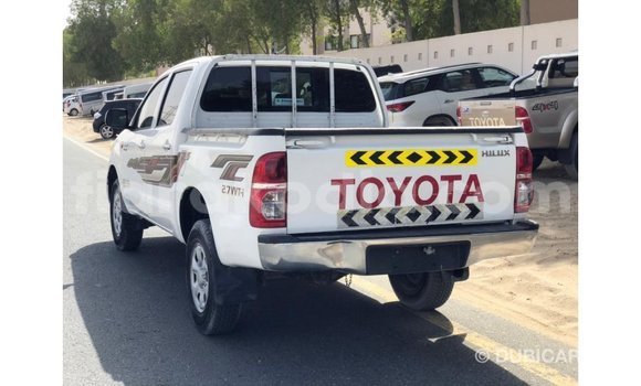 Hividy Toyota Hilux fotsy Car in Import - Dubai in Diana Hividy Toyota Hilux fotsy Car in Import - Dubai in Diana