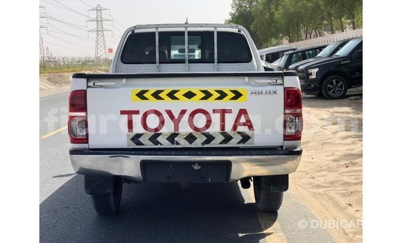 Hividy Toyota Hilux fotsy Car in Import - Dubai in Diana Hividy Toyota Hilux fotsy Car in Import - Dubai in Diana