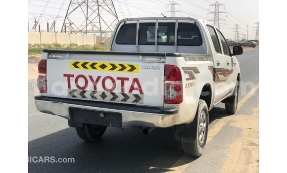Hividy Toyota Hilux fotsy Car in Import - Dubai in Diana Hividy Toyota Hilux fotsy Car in Import - Dubai in Diana