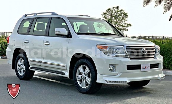Hividy Toyota Land Cruiser fotsy Car in Import - Dubai in Diana