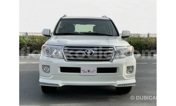 Hividy Toyota Land Cruiser fotsy Car in Import - Dubai in Diana Hividy Toyota Land Cruiser fotsy Car in Import - Dubai in Diana