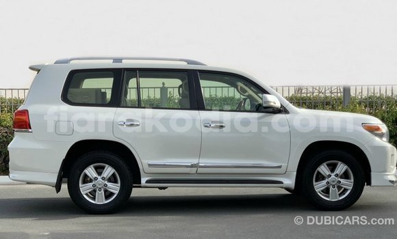Hividy Toyota Land Cruiser fotsy Car in Import - Dubai in Diana Hividy Toyota Land Cruiser fotsy Car in Import - Dubai in Diana
