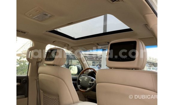 Hividy Toyota Land Cruiser fotsy Car in Import - Dubai in Diana Hividy Toyota Land Cruiser fotsy Car in Import - Dubai in Diana