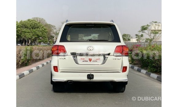 Hividy Toyota Land Cruiser fotsy Car in Import - Dubai in Diana Hividy Toyota Land Cruiser fotsy Car in Import - Dubai in Diana