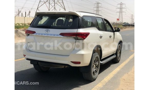 Hividy Toyota Fortuner fotsy Car in Import - Dubai in Diana Hividy Toyota Fortuner fotsy Car in Import - Dubai in Diana