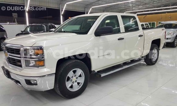 Acheter Import Voiture Chevrolet Silverado Blanc à Import - Dubai, Diana Acheter Import Voiture Chevrolet Silverado Blanc à Import - Dubai, Diana