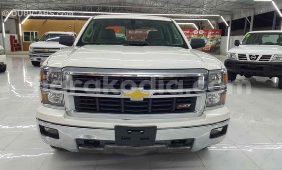 Acheter Import Voiture Chevrolet Silverado Blanc à Import - Dubai, Diana Acheter Import Voiture Chevrolet Silverado Blanc à Import - Dubai, Diana