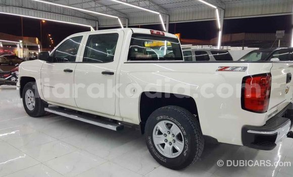 Acheter Import Voiture Chevrolet Silverado Blanc à Import - Dubai, Diana Acheter Import Voiture Chevrolet Silverado Blanc à Import - Dubai, Diana