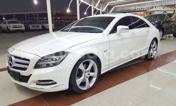 Acheter Import Voiture Mercedes‒Benz 190 (W201) Blanc à Import - Dubai, Diana Acheter Import Voiture Mercedes‒Benz 190 (W201) Blanc à Import - Dubai, Diana