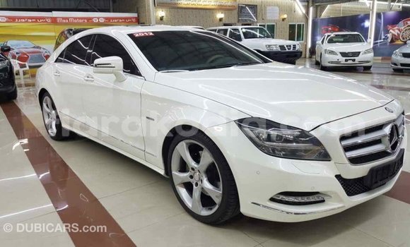 Acheter Import Voiture Mercedes‒Benz 190 (W201) Blanc à Import - Dubai, Diana Acheter Import Voiture Mercedes‒Benz 190 (W201) Blanc à Import - Dubai, Diana