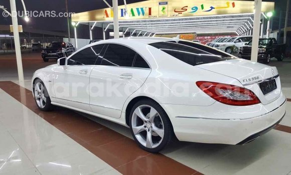Acheter Import Voiture Mercedes‒Benz 190 (W201) Blanc à Import - Dubai, Diana Acheter Import Voiture Mercedes‒Benz 190 (W201) Blanc à Import - Dubai, Diana
